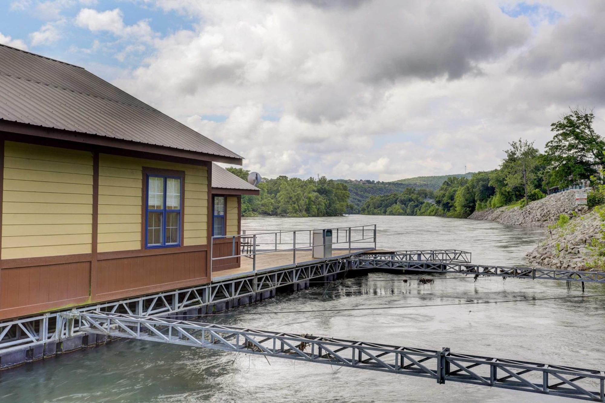 Updated Lake Taneycomo Condo With Screened Porch! Branson Esterno foto