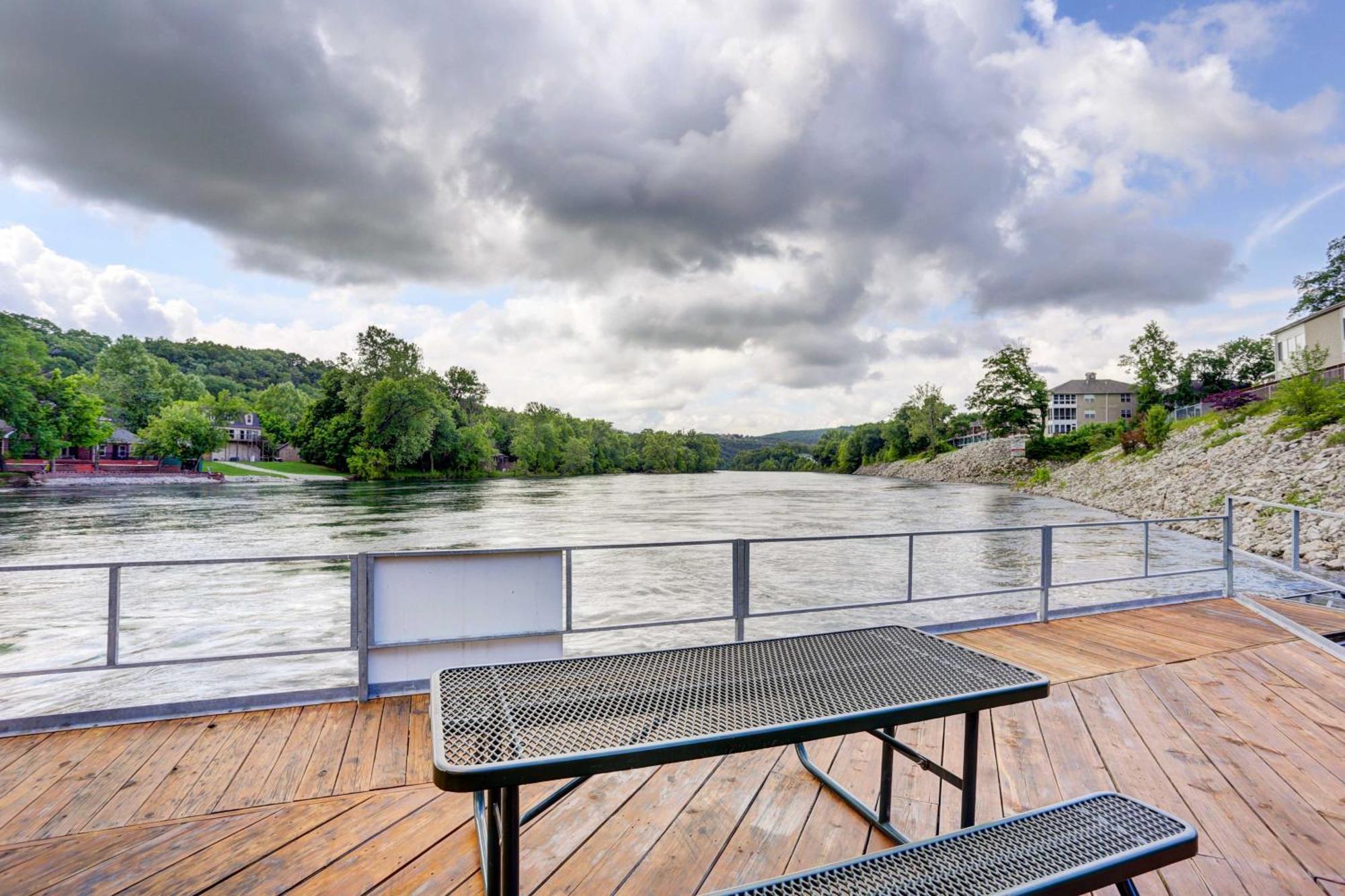Updated Lake Taneycomo Condo With Screened Porch! Branson Esterno foto