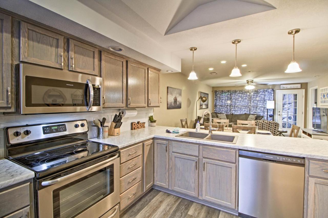 Updated Lake Taneycomo Condo With Screened Porch! Branson Esterno foto