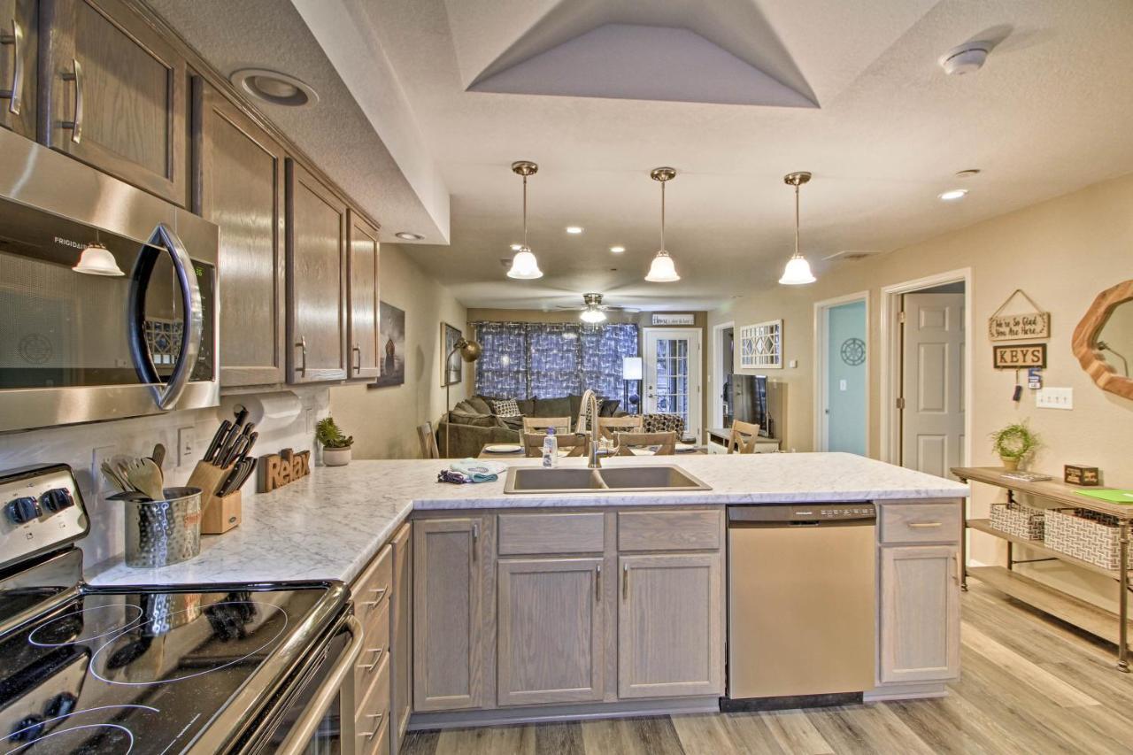 Updated Lake Taneycomo Condo With Screened Porch! Branson Esterno foto